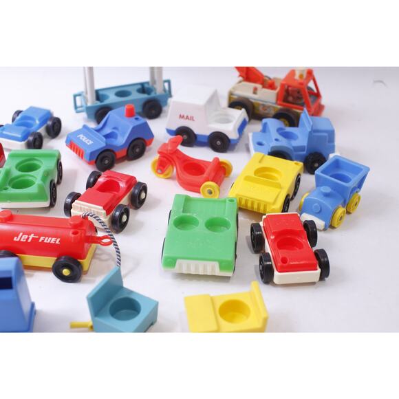 Fisher-Price, Little People, Toy Vehicles and Furniture Set, Cars, Fire Engines, - Picture 4 of 4